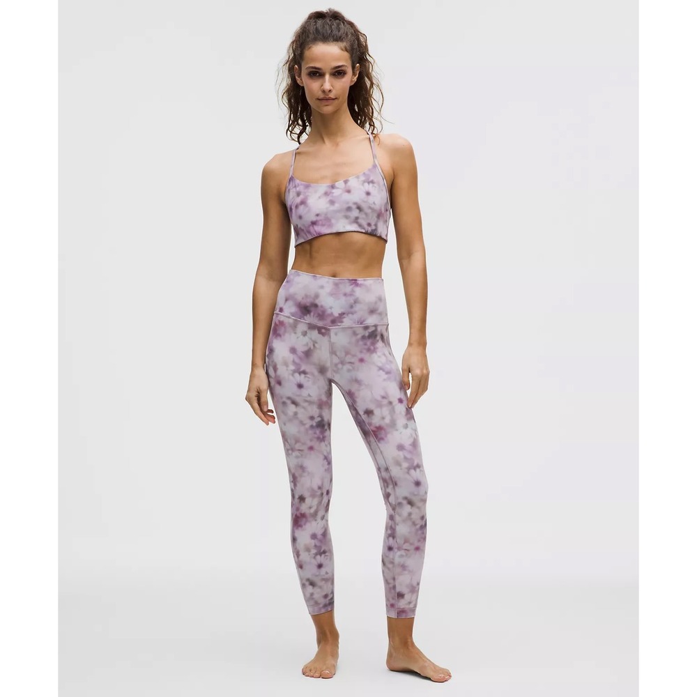 NWT Lululemon High Rise Pant 28" / Size 4 / MSRP $98 / Beautiful‎ Print!